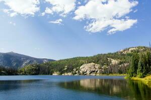 graniet meer Colorado wildernis tafereel foto