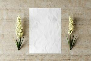 poster mockup tafereel met rustiek natuurlijk materialen en agave bloemen foto