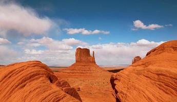 mooie butte in monument valley arizona foto