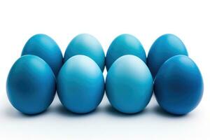 ai gegenereerd blauw Pasen eieren geïsoleerd Aan wit achtergrond foto