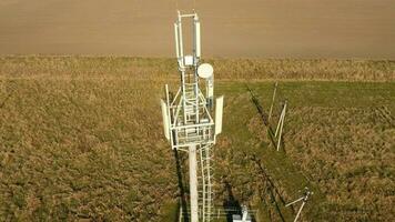 uitrusting voor doorgeven cellulair en mobiel signaal. cellulair toren. foto