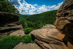 bovenstaand de waterval foto