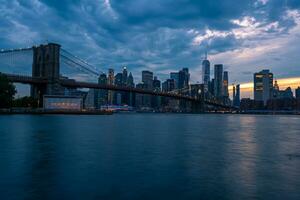 Manhattan Bij zonsondergang foto