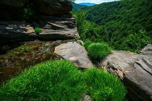 bovenstaand de waterval foto