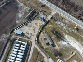 top visie van een klein tank boerderij. opslagruimte van brandstof en smeermiddelen. foto