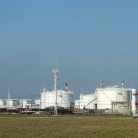 opslagruimte tanks voor petroleum producten foto