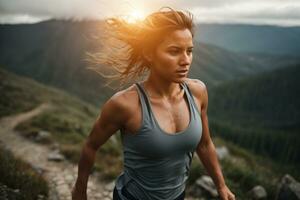 ai gegenereerd sportief fit jong verschillend vrouw atleet rennen Aan een berg trektocht met zon in de achtergrond foto