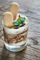 chocola tiramisu in de glas foto