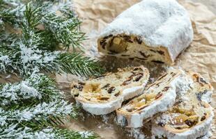 stollen met besneeuwd Spar Afdeling foto