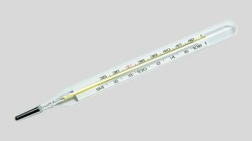 glas thermometer, kwik thermometer geïsoleerd foto