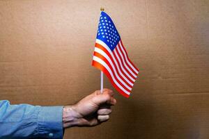 de rood, blauw en wit vlag van Verenigde Staten van Amerika is een symbool van de land's onafhankelijkheid, vertegenwoordigen de patriottisch geest van de Amerikanen natie en haar regering foto