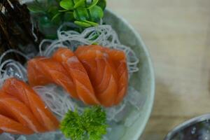 stukken van Zalm sashimi mits foto