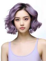 ai gegenereerd portret van mooi jong Japans vrouw met kort golvend Purper haar- Aan geïsoleerd wit achtergrond, ai generatief foto