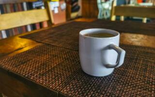 kop van americano zwart koffie in restaurant cafe in Mexico. foto