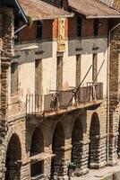 visie van de oud straat en gebouwen Getaria, Spanje, Europa foto