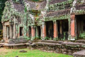 oude ruïnes in ta prohm of rajavihara tempel Bij angkor, siem oogsten, Cambodja. foto