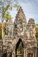 gezichten van oude Bayon tempel Bij Angkor wat, siem oogsten, Cambodja foto