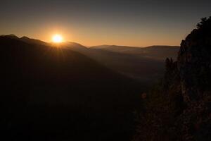 zonsondergang over- tatra bergen,zakopane,polen foto