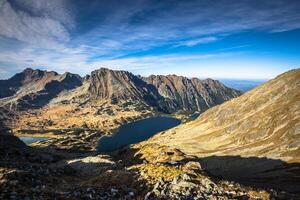 mooi berg meer in de zomer, vallei van vijf meren, Polen, zakopane foto