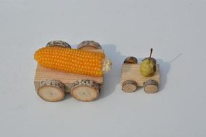 items op houten karmodel foto