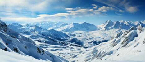 ai gegenereerd adembenemend visie van wit, besneeuwd bergen onder de zon, aanbieden een perfect instelling voor een winter vakantie of ski toevlucht avontuur. foto