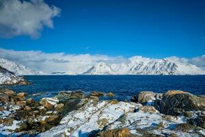 lofoten eilanden en Noors zee in winter, Noorwegen foto