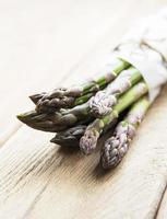 verse groene asperges foto