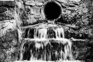 fotografie Aan thema mooi vallen water van tuin waterval foto