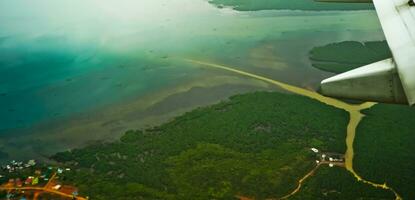 antenne visie van de rivier- in de riau eilanden foto