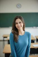 ai gegenereerd een mooi glimlachen vrouw leraar vervelend blauw lang mouwen in een klas foto