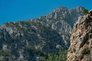 berg landschap, tops van kalksteen rotsen van de Stier reeks foto