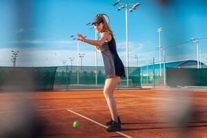 tennis rechtbank, atletisch lichaam. fitheid, gewicht verlies foto