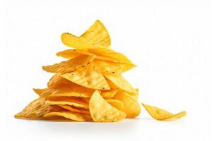 ai gegenereerd maïs chips van driehoekig vorm zweven Aan een wit achtergrond generatief ai foto