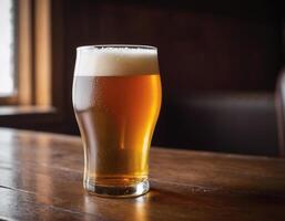 ai gegenereerd bier in glas in een bar met bokeh achtergrond foto