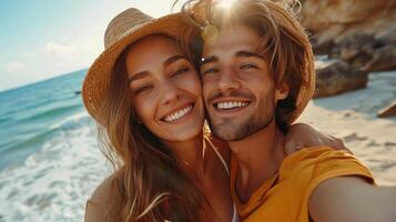 ai gegenereerd jong gelukkig Mens zoenen en knuffelen mooi vrouw terwijl nemen selfie foto Aan zonnig strand