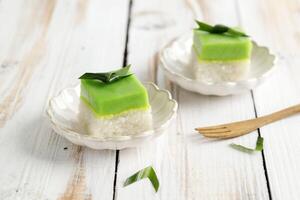 talam ketan pandan of kuih seri muka foto