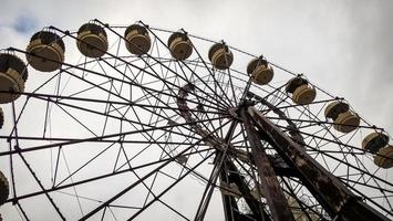 pripyat, oekraïne, 2021 - reuzenrad in Tsjernobyl foto