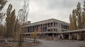 pripyat, oekraïne, 2021 - gebouw in Tsjernobyl foto