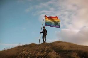 ai gegenereerd persoon staand Aan top van de heuvel en Holding de lgbt trots vlag, neurale netwerk gegenereerd fotorealistisch beeld foto