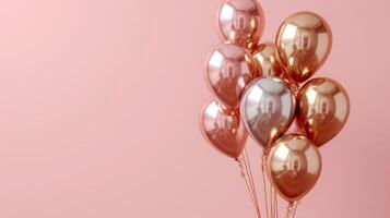 ai gegenereerd goud en zilver opblaasbaar ballonnen Aan een minimalistisch roze achtergrond met kopiëren ruimte foto