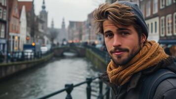 ai gegenereerd jong Mens op zoek Bij de camera terwijl staand Aan een brug in een oud Europese stad- foto