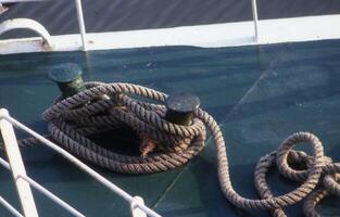 een touw Aan een boot foto