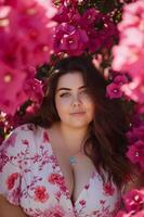 ai gegenereerd bloeiend elegantie voorjaar schoonheid banier met vrouw temidden van bougainvillea foto