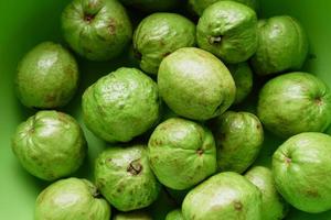 veel guave in een kom op tafelbladweergave