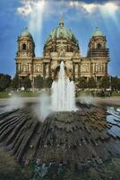 berlijn, duitsland, 2021 - berlijn kathedraal, UNESCO wereld erfgoed plaats, museum eiland, onder hol linde, berlijn, Duitsland foto