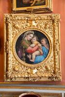 Florence, Italië - de Madonna van de stoel, genaamd Madonna della seggiola, door raffaello sanzio, raphaël foto