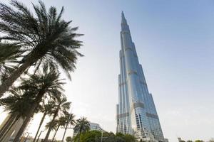 dubai, Verenigde Arabische Emiraten, 7 mei 2015 - uitzicht op burj khalifa in dubai. deze wolkenkrabber is met 828 m het hoogste door mensen gemaakte bouwwerk dat ooit is gebouwd. foto