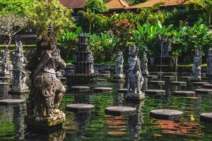 tirta gangga, een voormalig Koninklijk paleis in oostelijk Bali, Indonesië foto