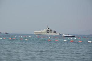 gumbet, turkije, 2020 - strand en strandpanorama in bodrum foto