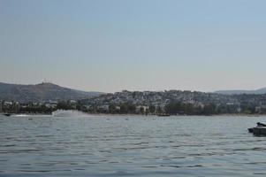 gumbet, turkije, 2020 - strand en strandpanorama in bodrum foto